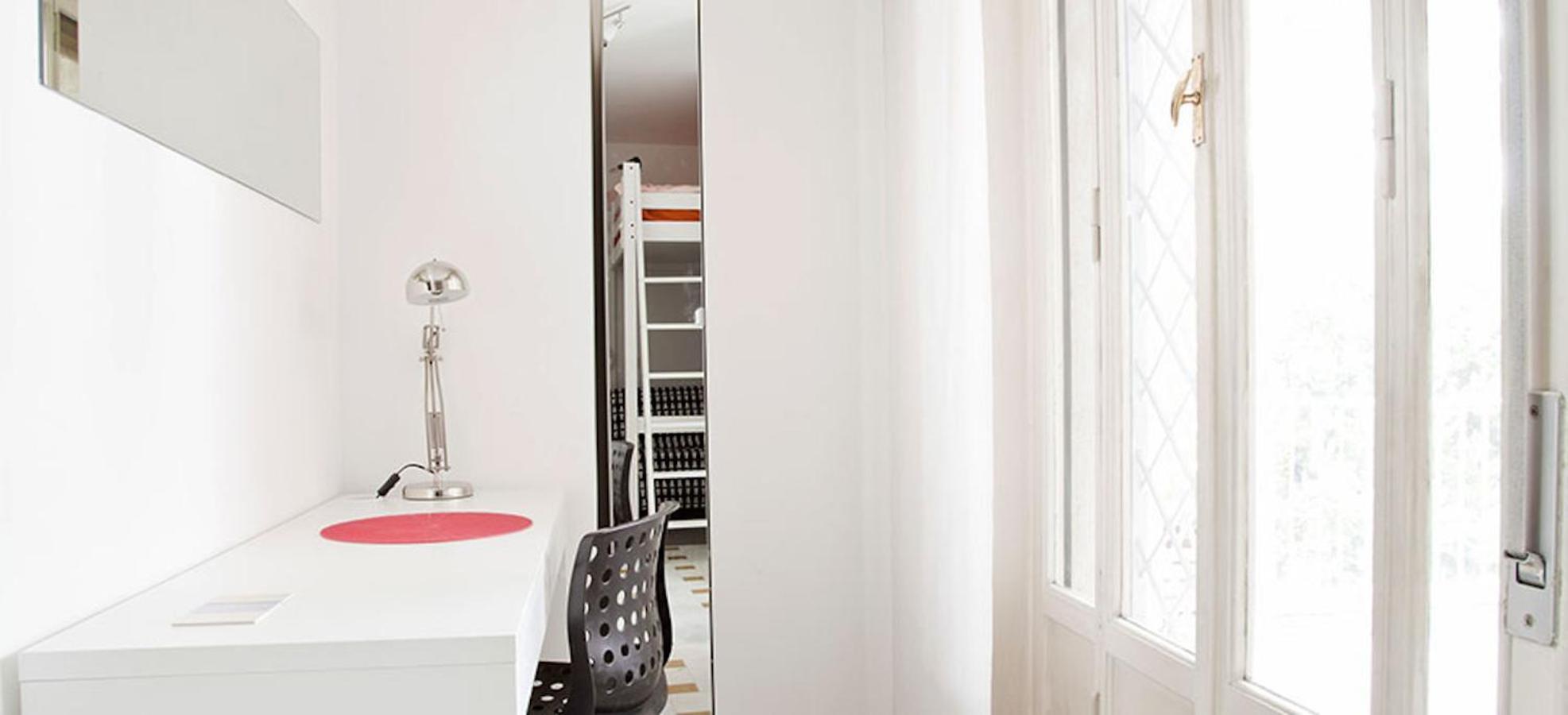 Kamchu Apartments: Ada Casa de hóspedes